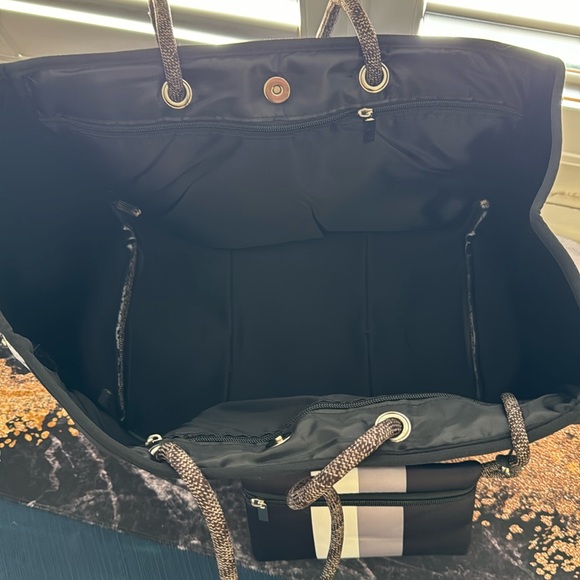 NEOPRENE TOTE BAG ✨ - Picture 5 of 9